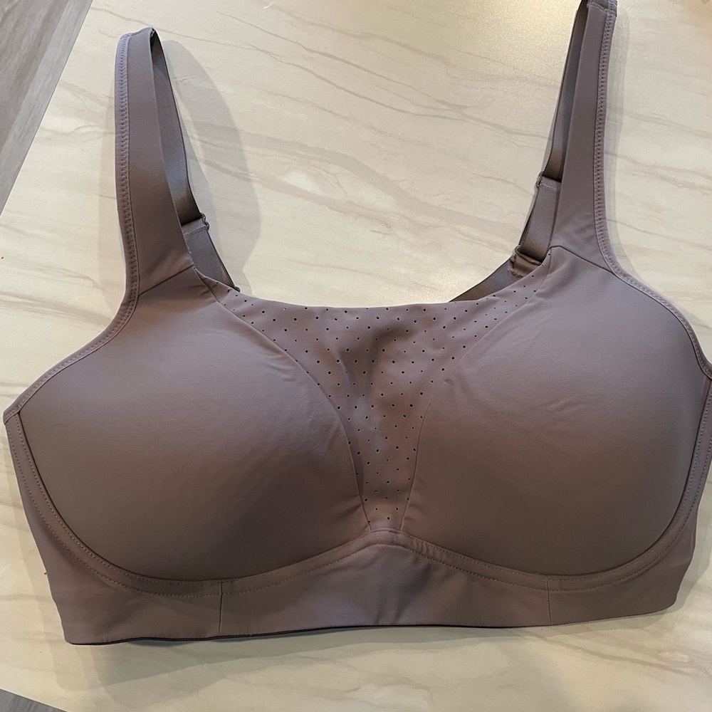 Lululemon sports bra 38D